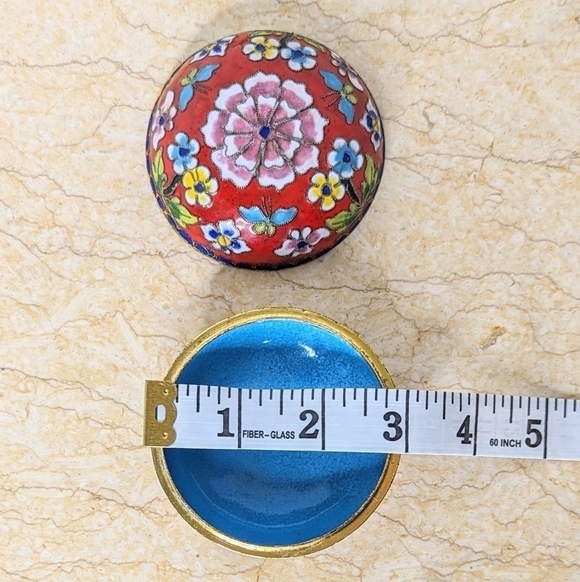 Vintage Cloisonne Round Metal Trinket Box Red With Floral Butterfly Details - Picture 14 of 15